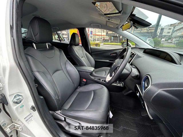 Toyota PRIUS 2018-03 330572-13