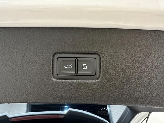 Audi Q7 2018-10 29207-17