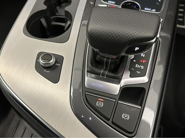 Audi Q7 2018-10 29207-12