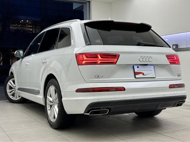 Audi Q7 2018-10 29207-5