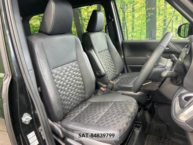 Toyota VOXY 2023-05 379722-8