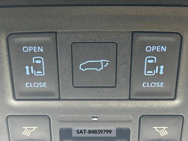 Toyota VOXY 2023-05 379722-4