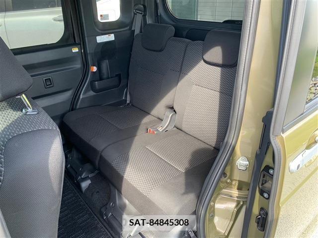 Toyota Pixis Mega 2022-02 298204-18