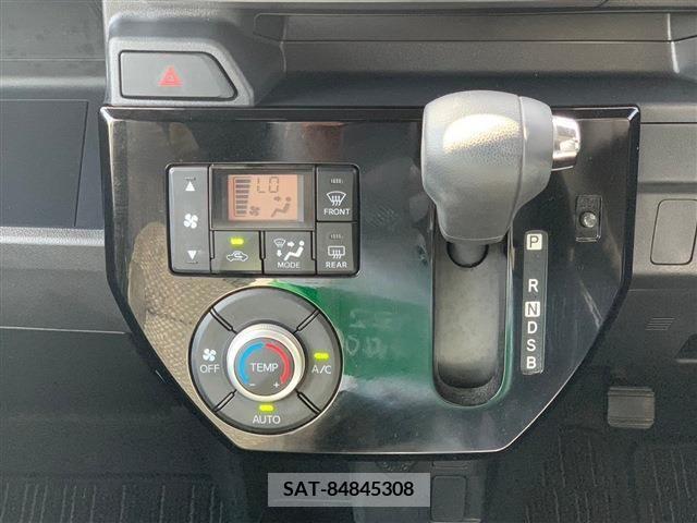Toyota Pixis Mega 2022-02 298204-24