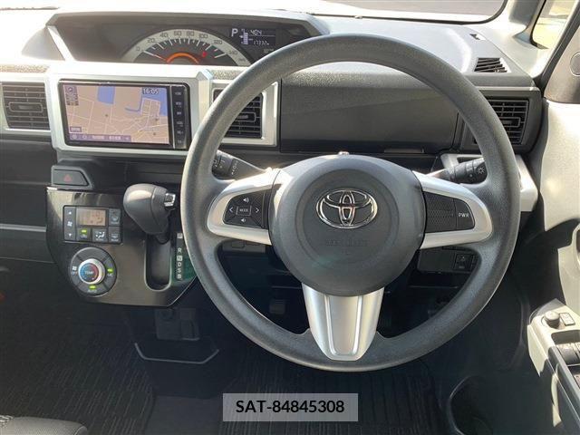 Toyota Pixis Mega 2022-02 298204-20
