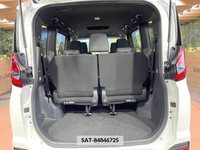 Toyota NOAH 2022-02 341997-12