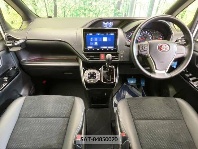 Toyota VOXY 2021-10 348020-1