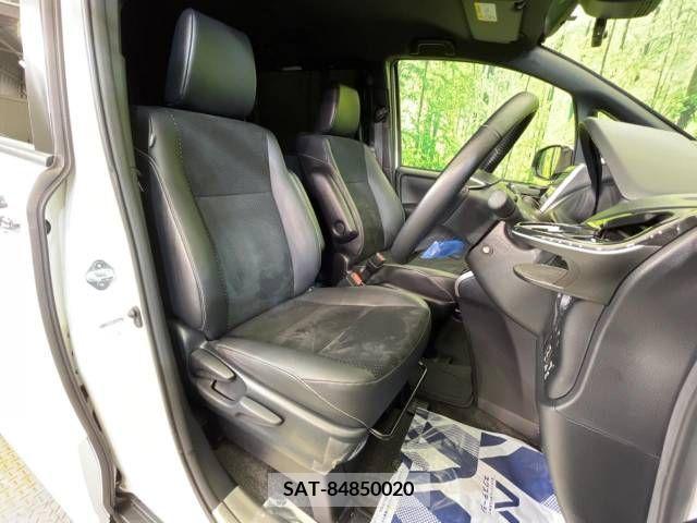 Toyota VOXY 2021-10 348020-8