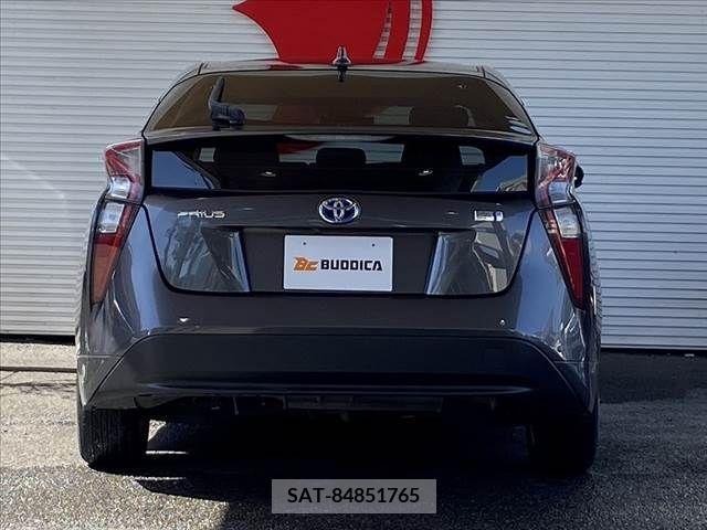 Toyota PRIUS 2016-07 256299-11