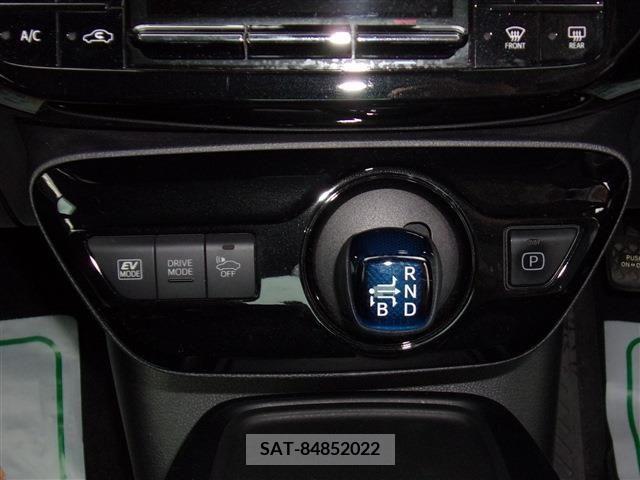 Toyota PRIUS 2019-03 200684-17