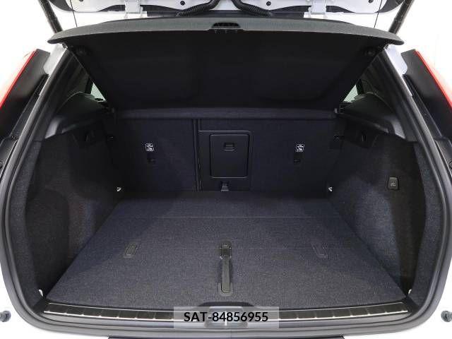 Volvo XC40 2022-10 380204-13