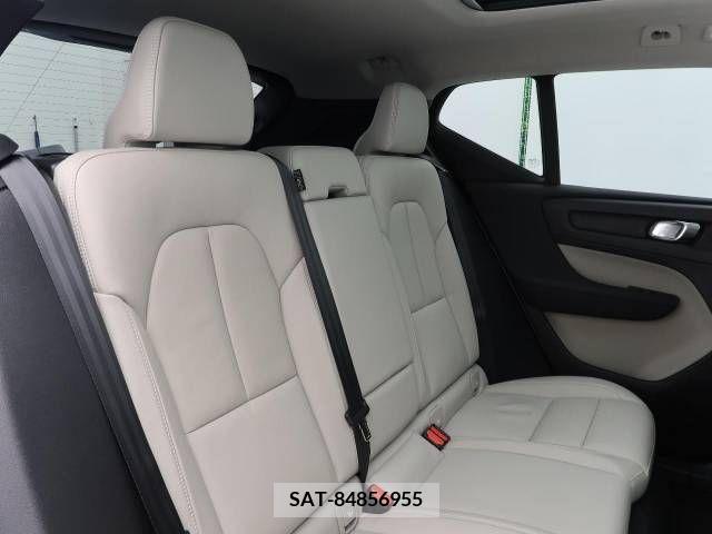 Volvo XC40 2022-10 380204-12