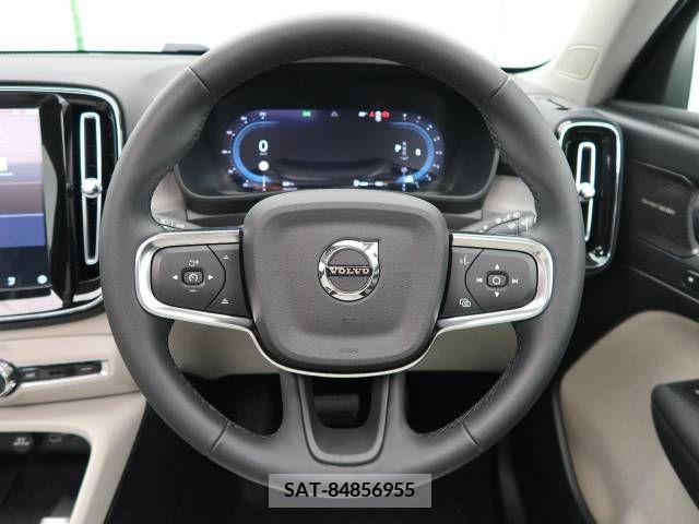 Volvo XC40 2022-10 380204-10