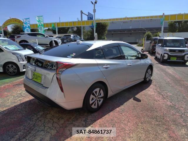 Toyota PRIUS 2018-07 393417-10