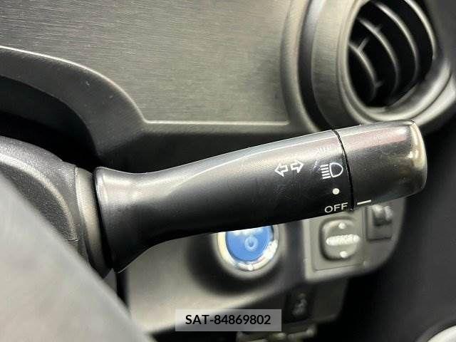 Toyota AQUA 2012-02 356140-7