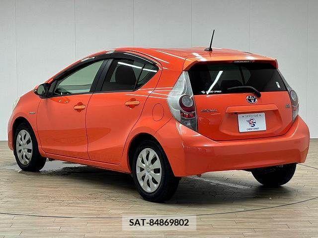 Toyota AQUA 2012-02 356140-16