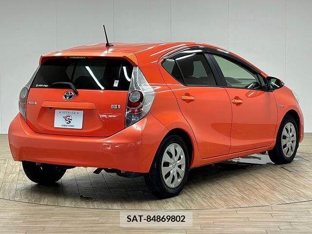 Toyota AQUA 2012-02 356140-15