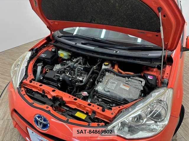 Toyota AQUA 2012-02 356140-17