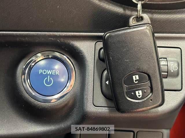 Toyota AQUA 2012-02 356140-9