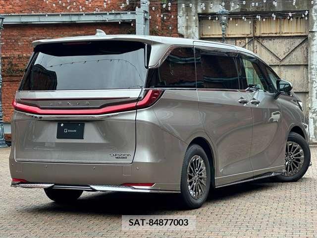 Lexus LM 2024-03 334468-6