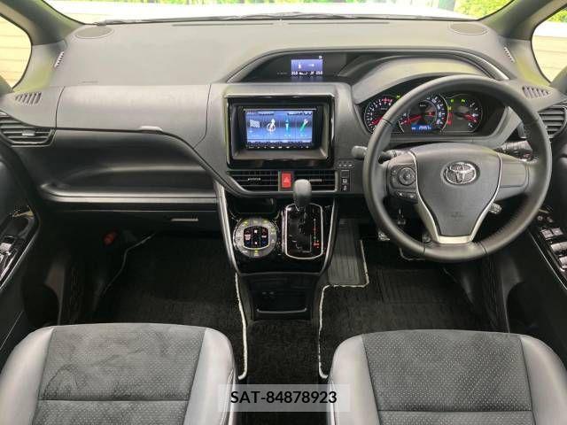 Toyota VOXY 2021-01 289022-1