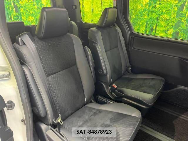 Toyota VOXY 2021-01 289022-8
