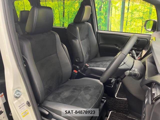 Toyota VOXY 2021-01 289022-7