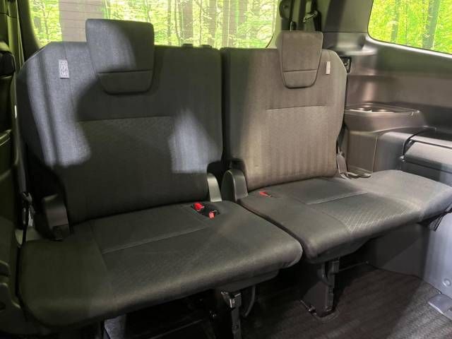 Toyota NOAH 2023-06 190008-10