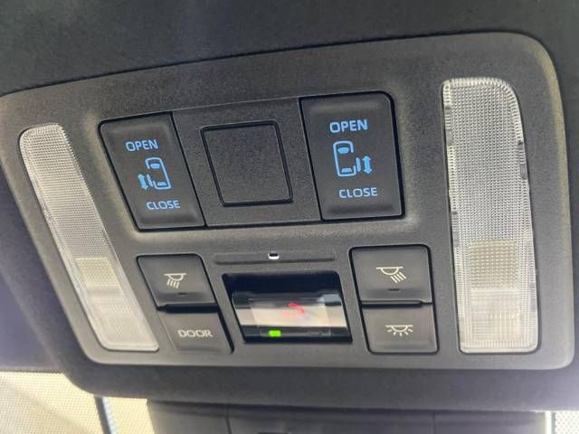 Toyota NOAH 2023-06 190008-4