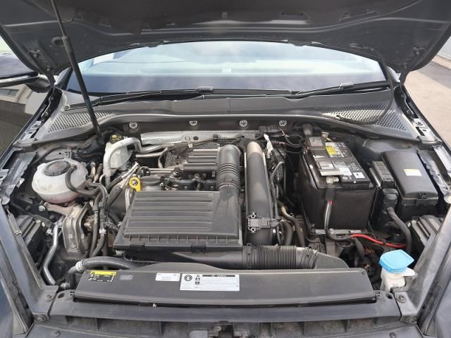 VolksWagen GOLF 2018-09 26649-14