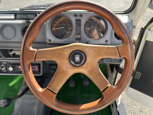 Suzuki JIMNY 1986-01 4445-11