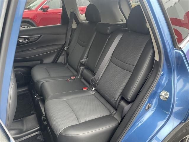 Nissan X-TRAIL 2018-03 196768-22