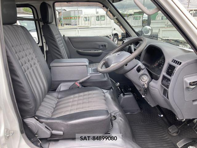Mazda BONGO VAN 2017-03 263234-2
