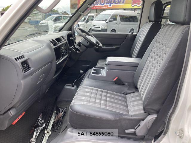 Mazda BONGO VAN 2017-03 263234-3