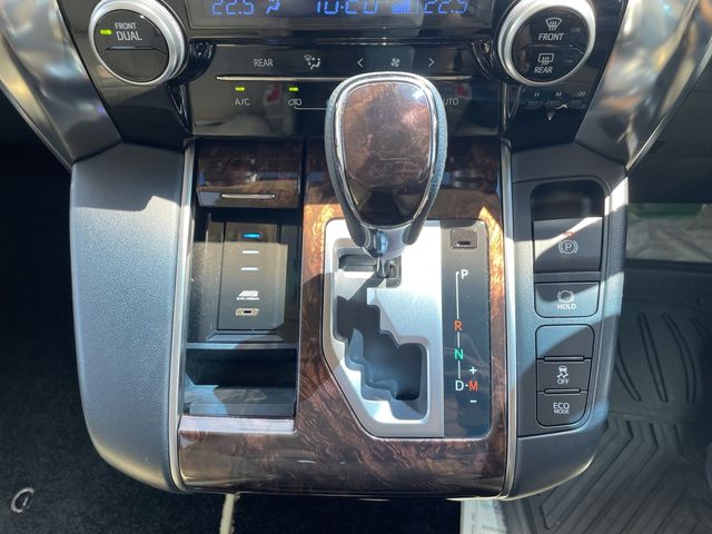 Toyota ALPHARD 2019-07 6680-17