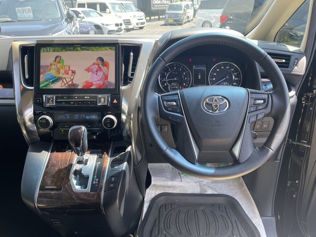 Toyota ALPHARD 2019-07 6680-10
