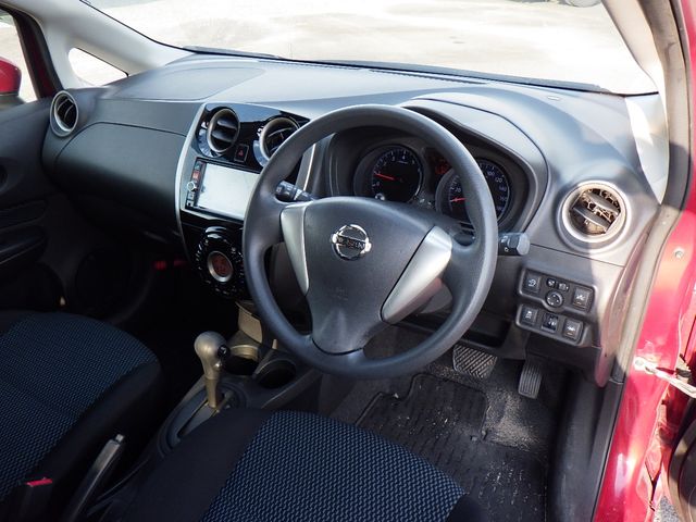 Nissan NOTE 2014-11 180587-1