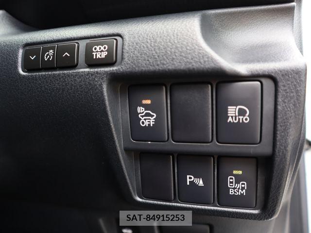 Lexus IS 2018-09 300093-21