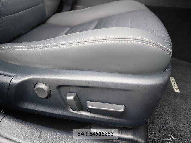 Lexus IS 2018-09 300093-20