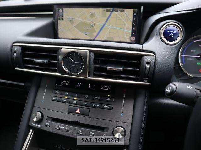 Lexus IS 2018-09 300093-13