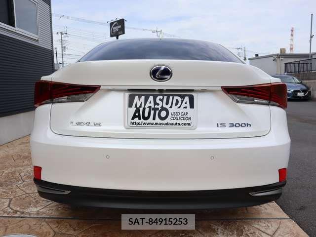 Lexus IS 2018-09 300093-5