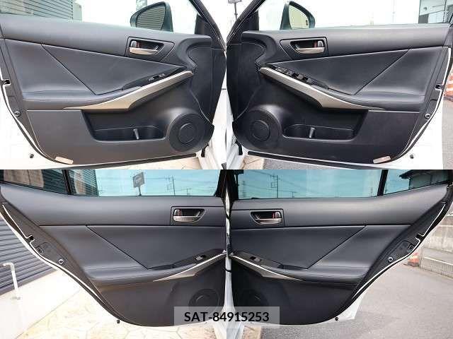 Lexus IS 2018-09 300093-26