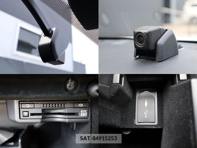 Lexus IS 2018-09 300093-24
