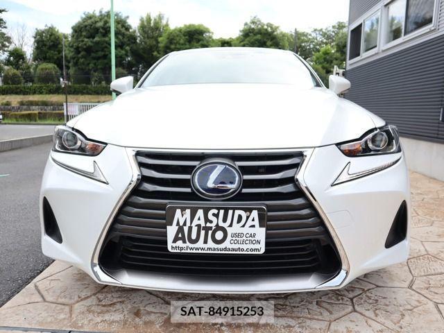 Lexus IS 2018-09 300093-1
