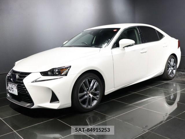 Lexus IS 2018-09 300093-0