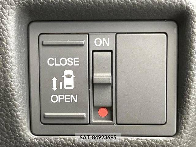 Honda N BOX CUSTOM 2018-02 364870-3