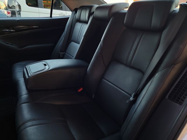Toyota CROWN SEDAN 2016-08 19519-19