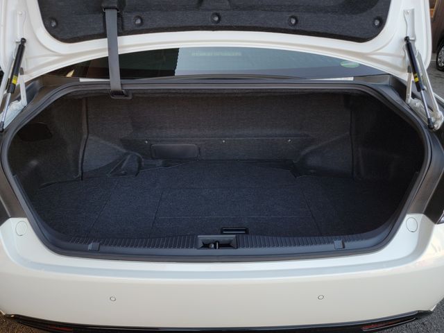 Toyota CROWN SEDAN 2016-08 19519-20
