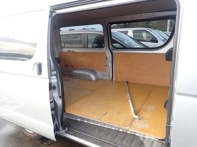 Toyota HIACE VAN 2018-04 2566-10