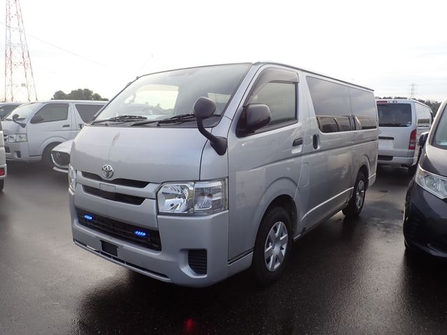 Toyota HIACE VAN 2018-04 2566-0